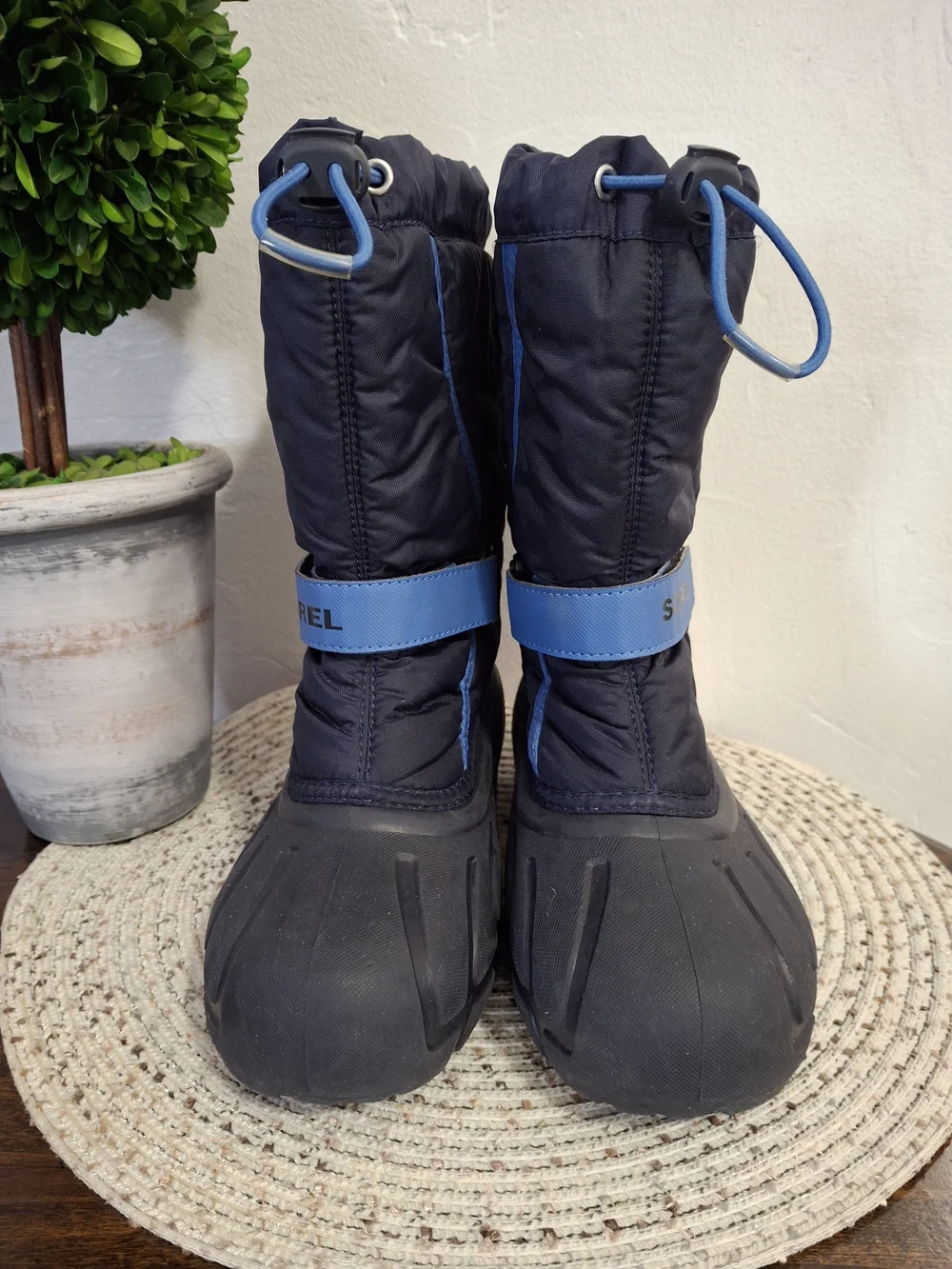 Sorel Navy and Light Blue Kids' Winter Snow Boots Size 5.